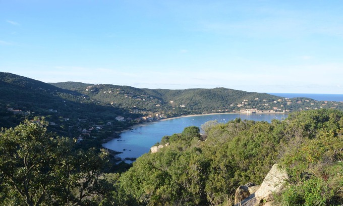 Belvedere-Campomoro Apartment | Res OLIVERAIE "EMMA T3/2". In the shade of the olive trees, a few steps from the sea
