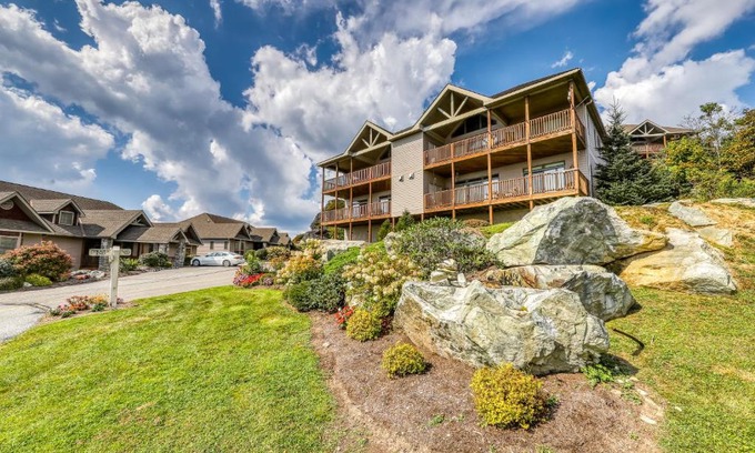 Sugar Mountain Apartment | Reserve 34-D