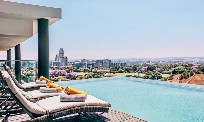 Greater Johannesburg Metropolitan Area Hotel | Reserved Suites Illovo