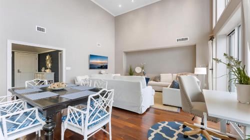 Diamond Beach Apartment | Residence 1201 At The Grand