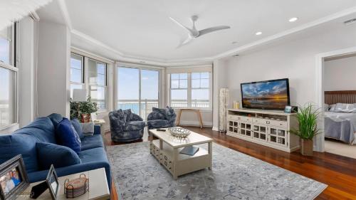 Diamond Beach Apartment | Residence 709 At The Grand