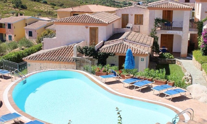 Tanaunella Apartment | Residence con piscina a Tanaunella a 1500 m dal mare