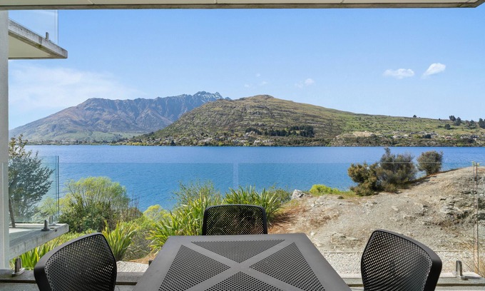 Queenstown Apartment | Residence du Lac by Staysouth