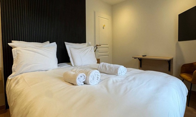 Chateau-Ville-Vieille Apartment | Residence VillaBelleFleur-Apartment L'Ancolie