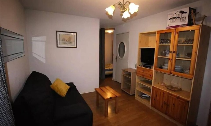 Bagneres-de-Luchon Apartment | Residence Hotel De France - Studio Cabin 4 Pers. 4 beds LUCHON BAGNES