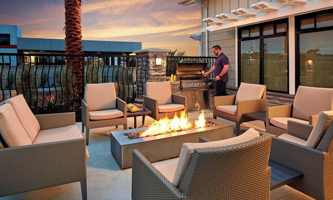 Tree Section Hotel | Residence Inn by Marriott Manhattan Beach