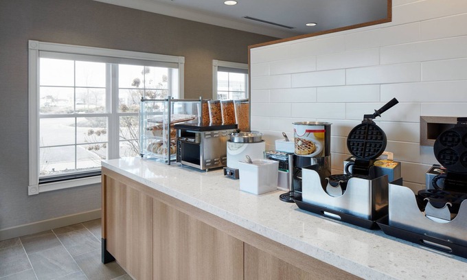 Northeast Mississauga Hotel | Residence Inn by Marriott Mississauga - Airport Corporate Centre West