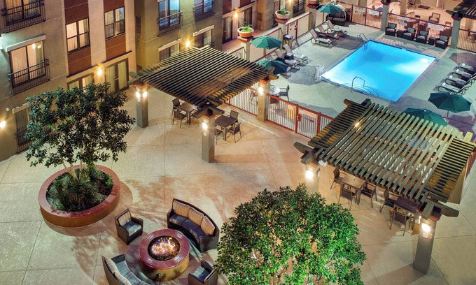 Downtown Burbank Hotel | Residence Inn by Marriott Los Angeles Burbank Downtown