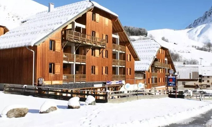 Saint-Jean-d'Arves Apartment | Residence La Fontaine Du Roi - 5 Rooms for 10 People