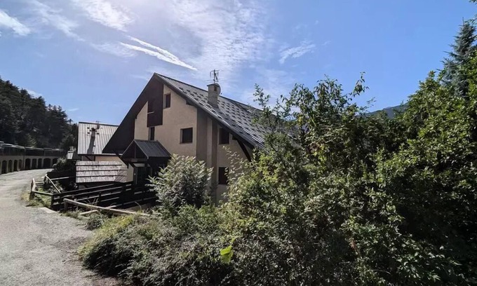 Vallouise-Pelvoux Apartment | Residence Les Cytises - Nice T2 with balcony for 4 people with mountain views.