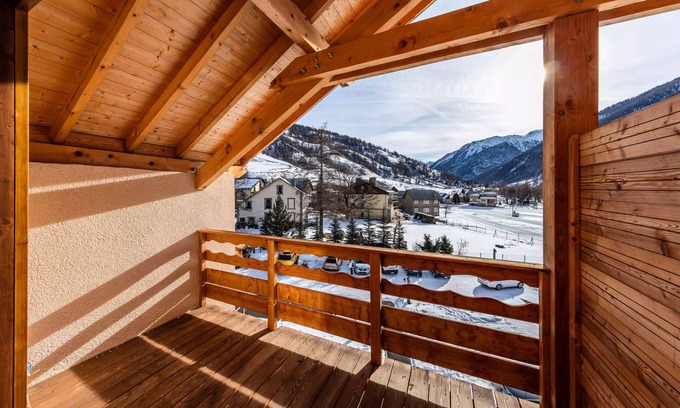Abries Apartment | Residence Les Balcons du Viso - 4-room Duplex apartment 8/10 people Mountain Corner