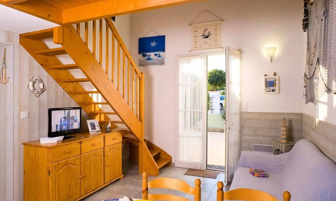 Saint-Jean-de-Monts Villa | Residence Les Maisons du Lac - 3 Room House Mezzanine 6 People