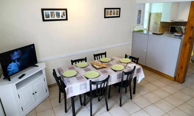 Bagneres-de-Luchon Villa | Residence Pouzoulet - LUCHON HOUSE NEAR THE MARKET - 3 CHARMS JARDIN