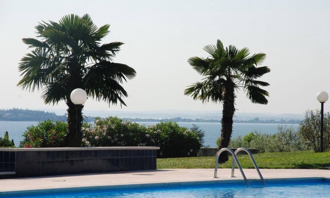Manerba del Garda Apartment | Residence Primera three-room apartment Tipo D3 sous terrain for 6 people