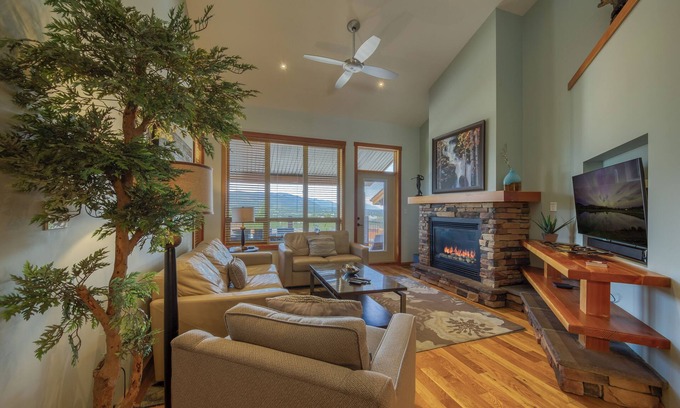 East Kootenay House | Residences 3 Bedroom Condo: Unit 28