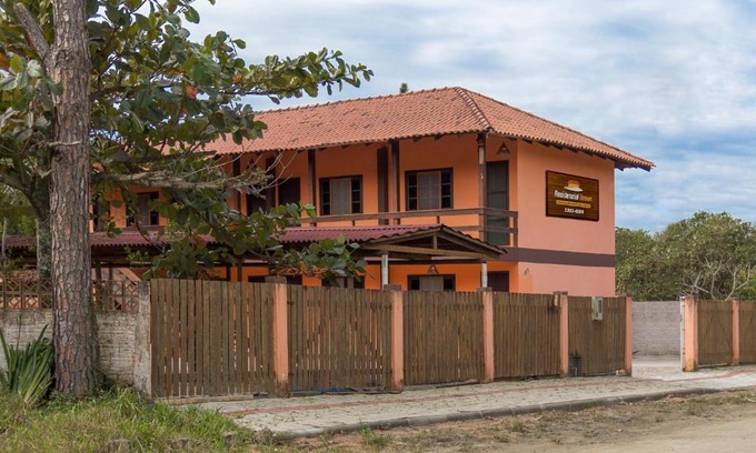 Mariscal House | Residencial Brown
