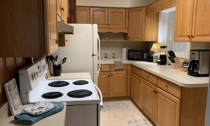 Norfolk House | Residential Bungalow (2-Bedroom Home) - Pets Allowed by RedAwning