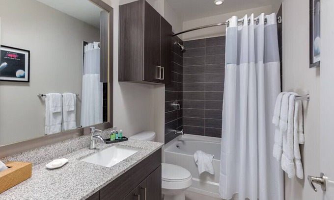 Downtown Austin Apartment | Resort Condo 2 mi near SXSW
