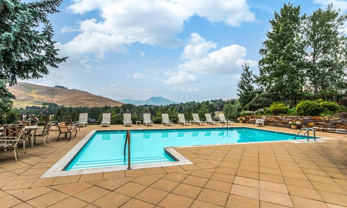 Elkhorn Village Condo | Resort condo with shared pools & hot tub - minutes from hiking, skiing, & dining