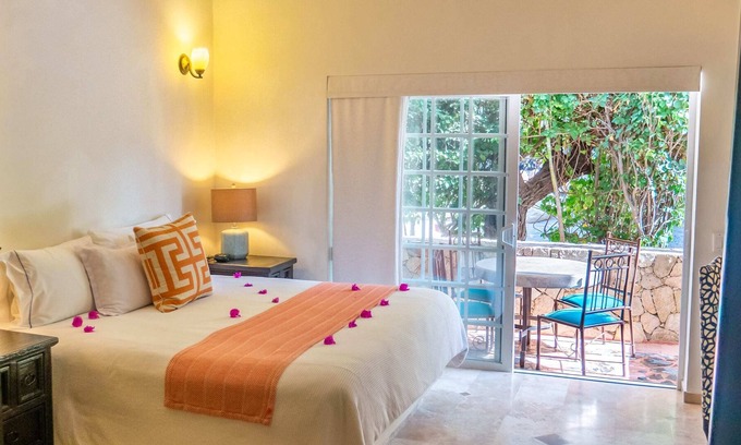 Colonia El Progreso Apartment | Resort Deluxe Studio King with Terrace