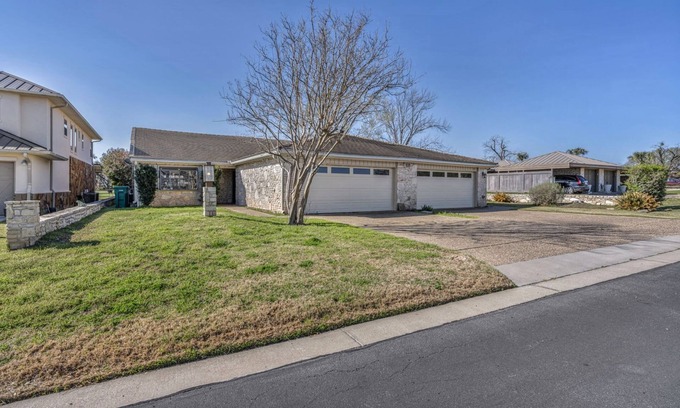 Horseshoe Bay House | Resort Living, 2BD 2BA in Heart of Horseshoe Bay