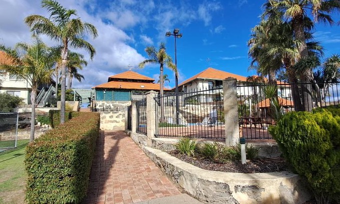 Mandurah Villa | Resort Loft & Spa Villa #8