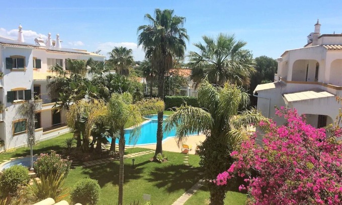 Ferreiras Apartment | Resort Solcosta - STUDIO apartment, pool, A/C, Wi-Fi, Gym, close to restaurants