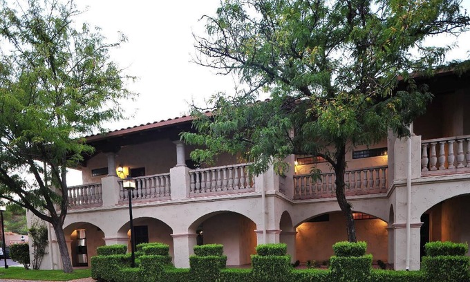 Sedona Resort | Resort Stay in Sedona – Three Bedroom Los Abrigados, Gym & Pool