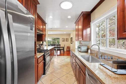 Anaheim Resort Villa | Resort style home, Pool/Spa/Game room near Disney