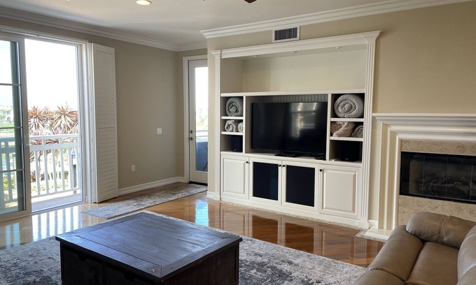 Oxnard Condo | Resort Style Living in Channel Islands Marina