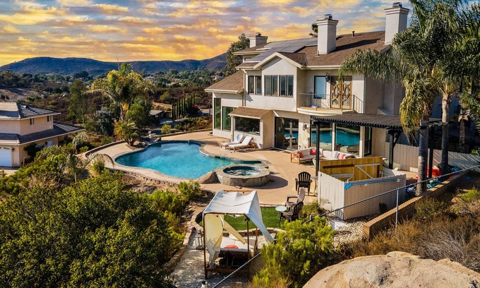 Jamul House | Resort style living just 25 min away from downtown San Diego