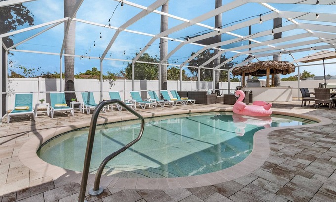 Cypress Lakes Estates House | Resort Style Living, Sleeps 12, Heated Pool & Hot Tub - Sea Breeze Oasis - Roelens