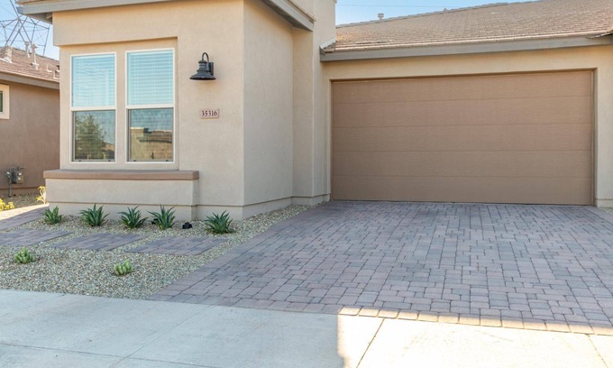 San Tan Valley House | Resort Style Living W/ Terrific Mountain Views