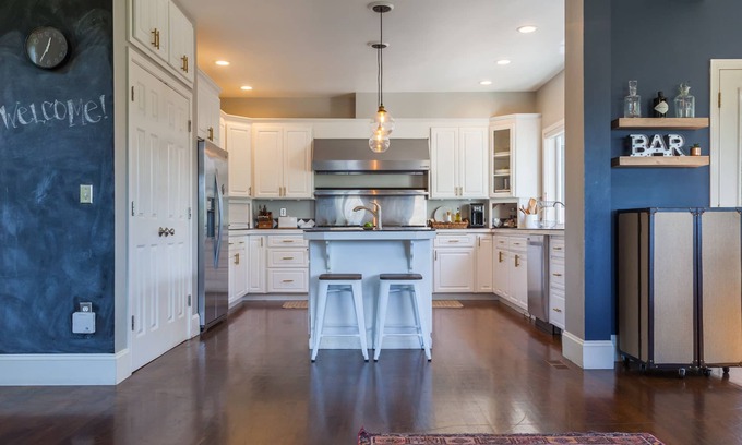 Sammamish House | Resplendent Lakeside Community Home by Microsoft