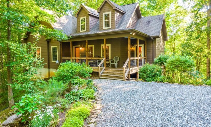 Sylva House | Rest on the Rocks