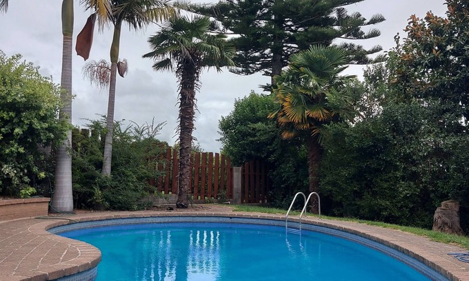 Tauranga Bed & Breakfast | Rest, Queen bed. Free wifi & Safe parking . Close to all the Bay has to offer.