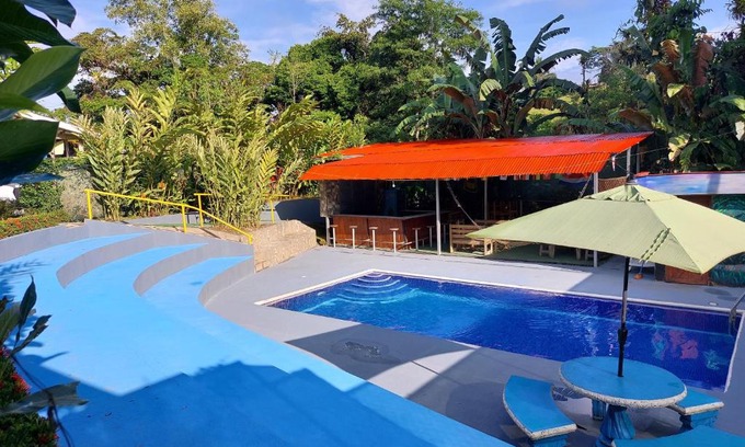 Carara Bed & Breakfast | Restaurante y cabinas Sudy