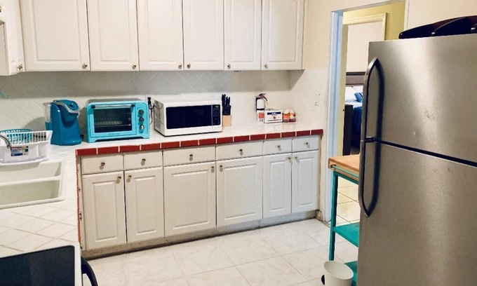 East Ocean Ave House | Restful in Lantana ~ Minutes from the Beach