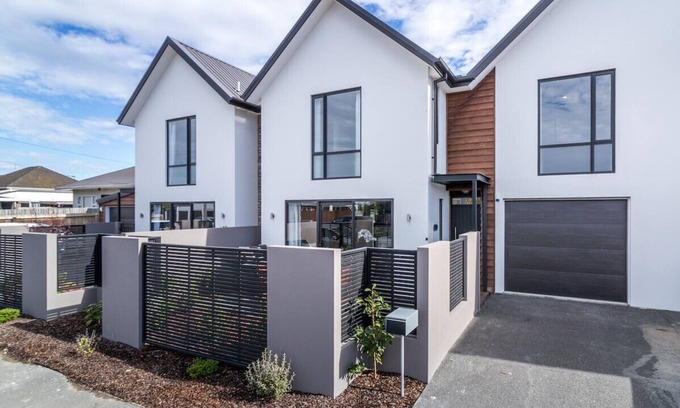 Riccarton Cottage | Restful in Riccarton - Christchurch