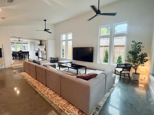 McFerrin Park House | Restful sanctuary minutes from downtown