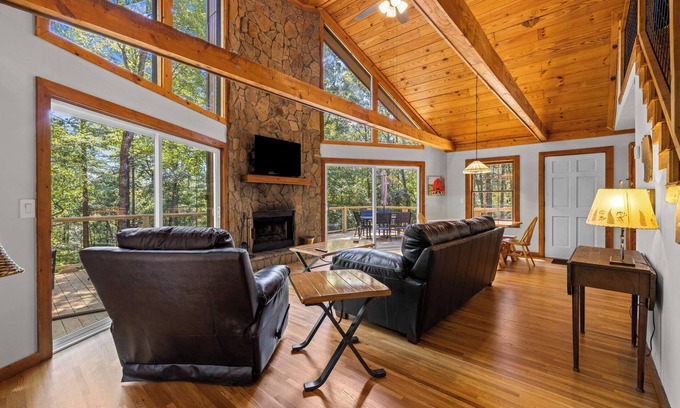 Sautee Nacoochee Cabin | Restin’ on the Ridge – Perfect Mountain Getaway for Family and Friends