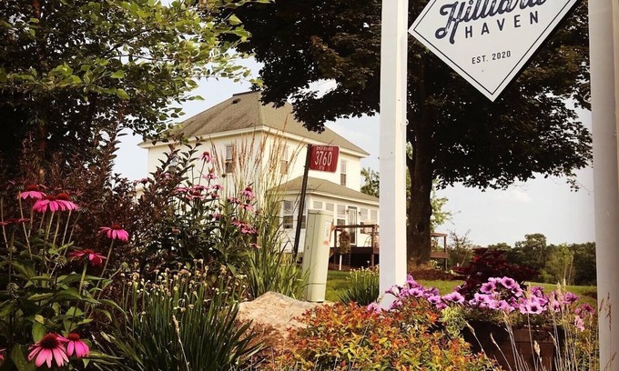 New Haven Other | Restored Farmhouse Close to WI Dells