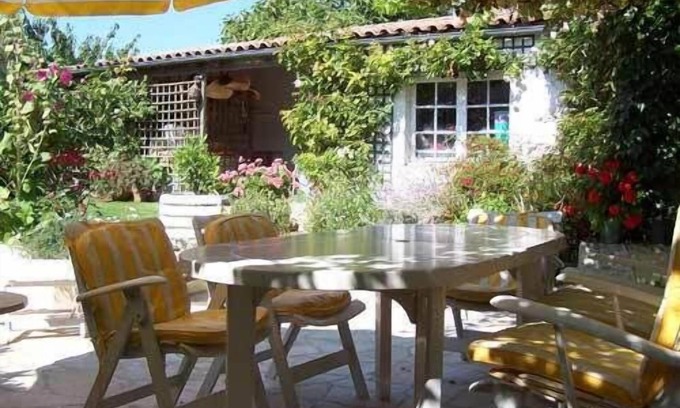 Le Bois-Plage-en-Re House | RETAINED CHARMING HOUSE