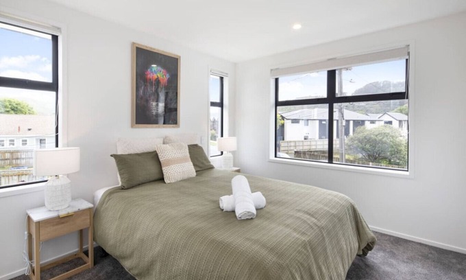 Lower Hutt House | Retreat at Biddle Crescent