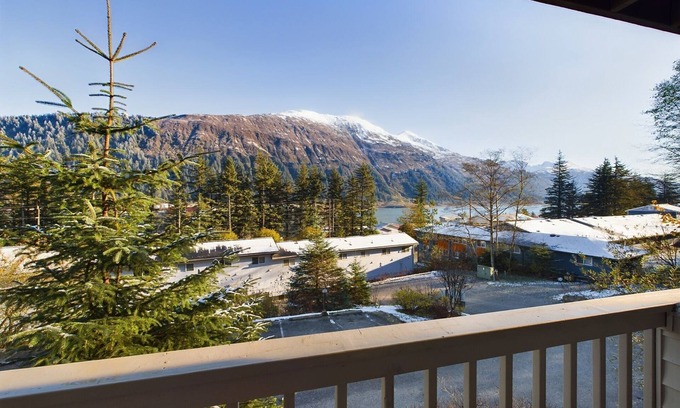 Douglas Condo | Retreat for Couples & Business Travelers with Stunning Views