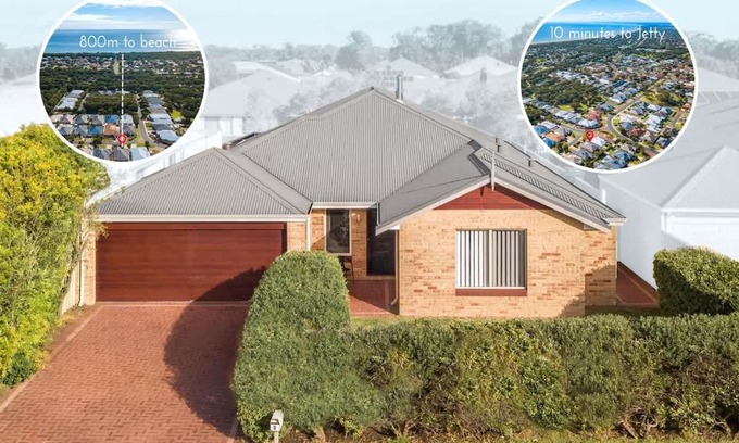 Broadwater House | Retreat on Broadwater, pet friendly