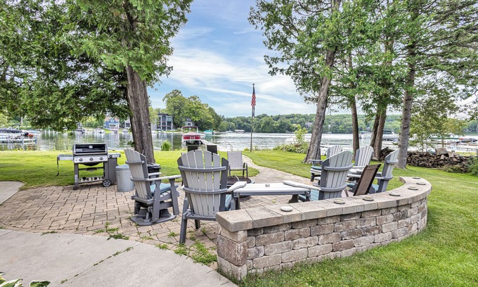Plymouth House | Retreat to Crystal Lake