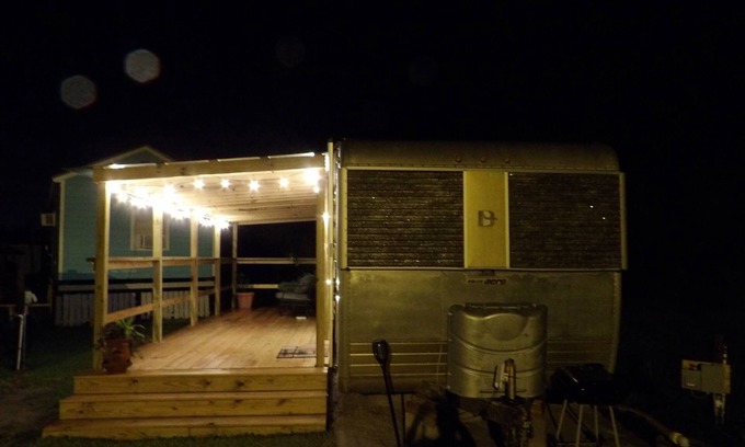 Rockport House | Retro Retreat. Swimming Pool, Hot Tub, High-speed Wifi, Pet friendly!