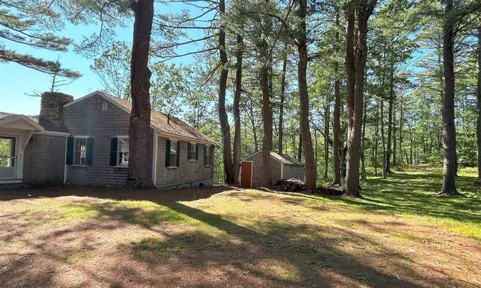 Sheepscot House | Reversing Falls Cottage- Enjoy beautiful views of the Sheepscot River