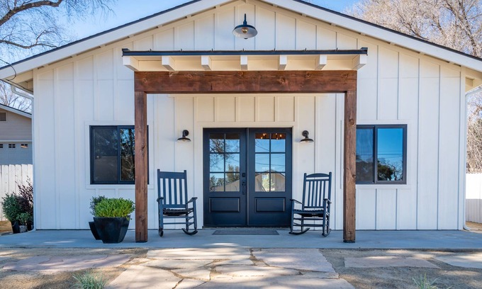 Paso Robles Cottage | Revine Lago-Vine Cottages-Luxury Suite with Private Hot Tub and Fire pit!